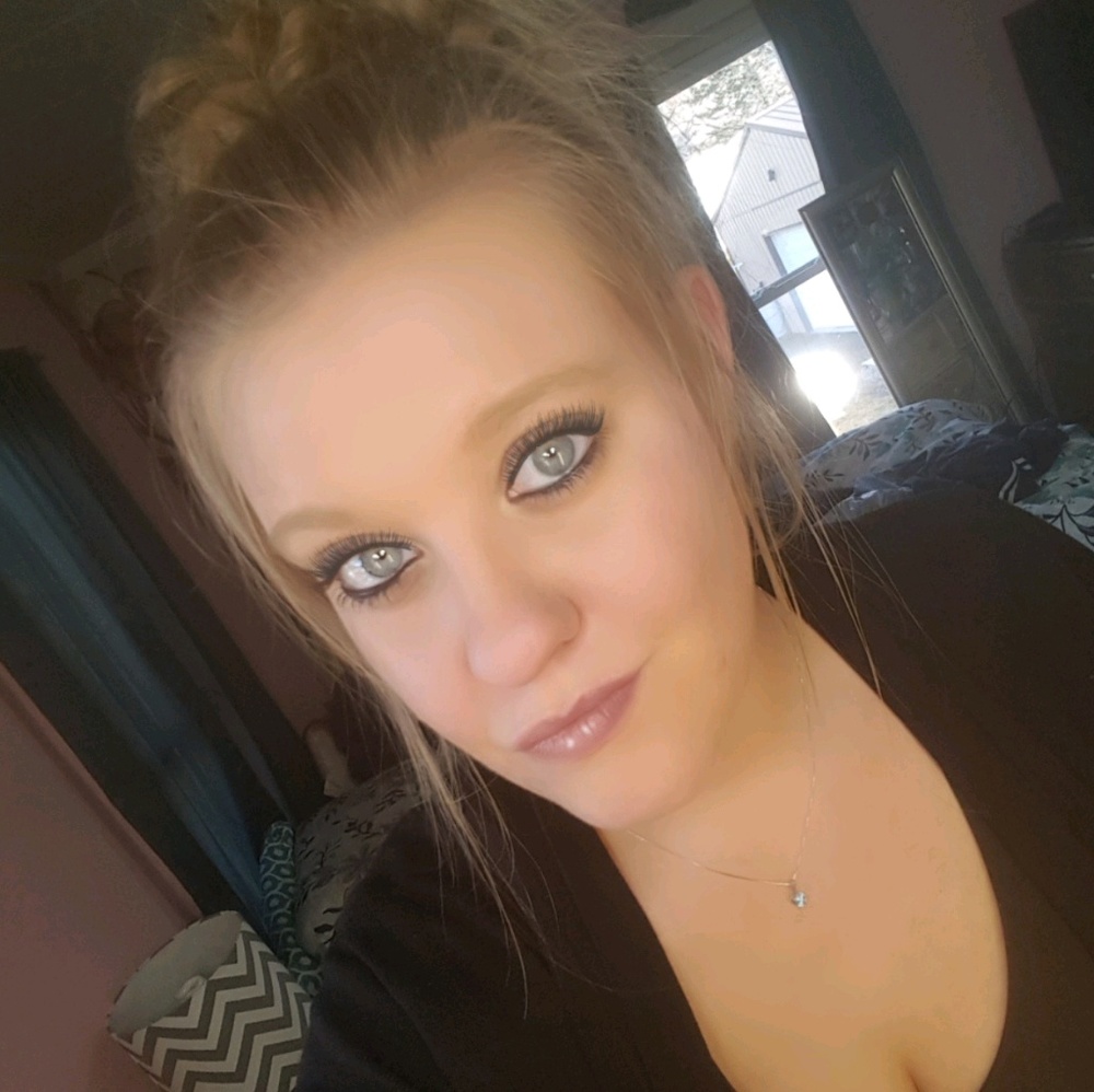 Meet your Posher, Briana